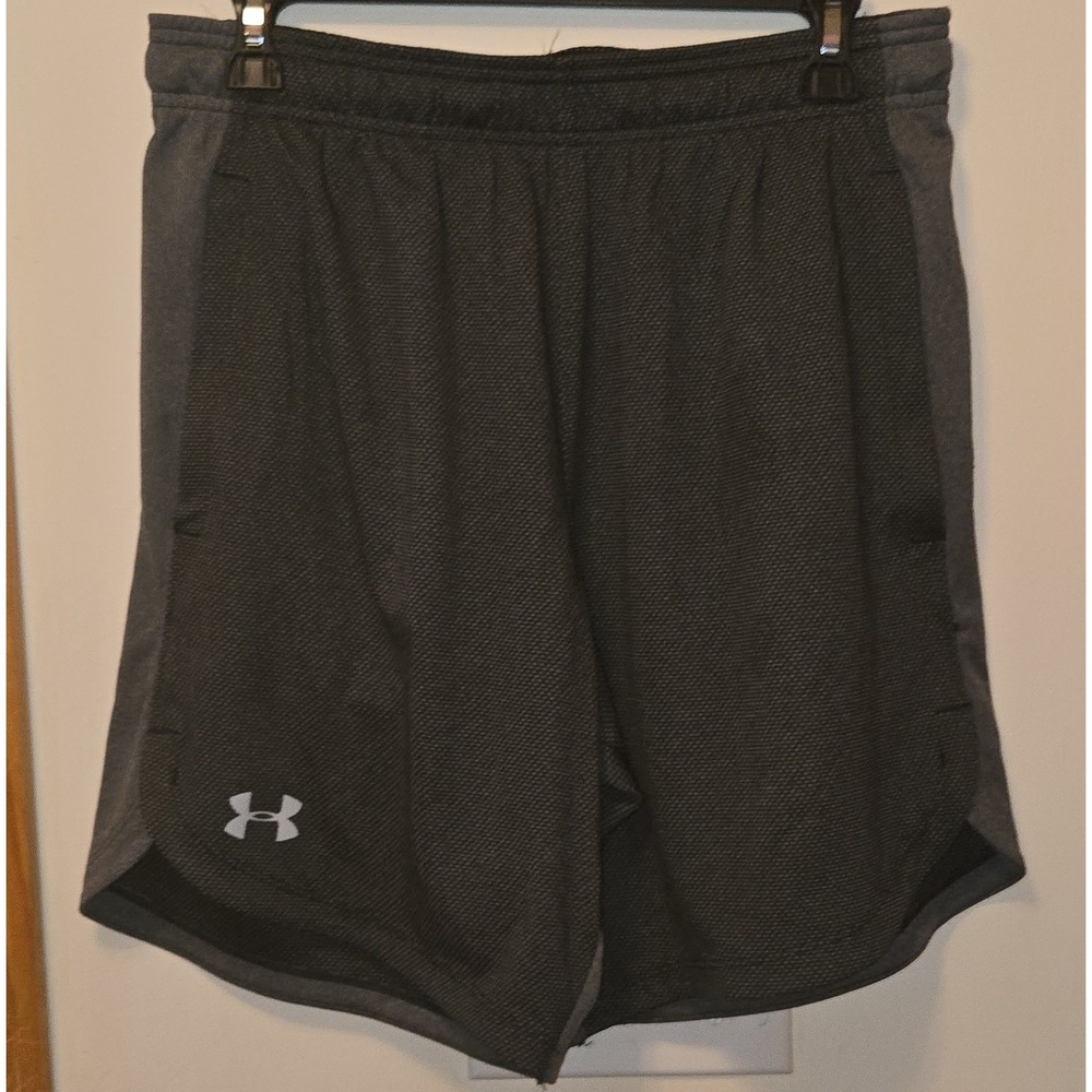 Under Armour Men's Gray/Black Solid Mesh Athletic Shorts Relaxed Fit Pockets M